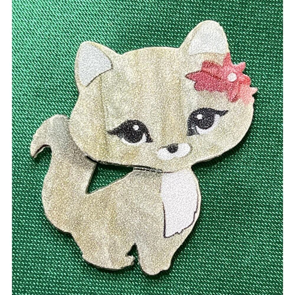 NWOT Beige Acrylic Cat Kitten Flower Bow Brooch Lapel Pin